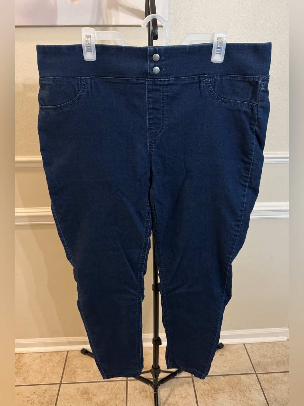 Terra & Sky Women's Plus Size Denim Wash Jeggings! Size 1X (16W-18W). - Picture 2 of 13